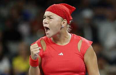 Алехандро Давидович-Фокина, Australian Open, Феликс Оже-Альяссим, Иржи Лехечка, Циньвэнь Чжэн, WTA, Даниил Медведев, Коко Гауфф, Белинда Бенчич, Новак Джокович, ATP, Джессика Пегула, Карлос Алькарас, Наоми Осака, Анастасия Павлюченкова, Каспер Рууд, Анна Блинкова, Арина Соболенко, Анастасия Потапова, Диана Шнайдер, Стефанос Циципас, Паула Бадоса, Якуб Меньшик
