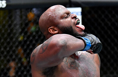 Страшный нокаут из UFC: тяжеловес нарвался на апперкот и застонал после добивания