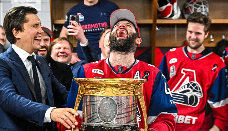 Фотография поста в ленте Чемпионские эмоции «Локомотива» – на льду и в раздевалке: Никитин наконец-то улыбался!