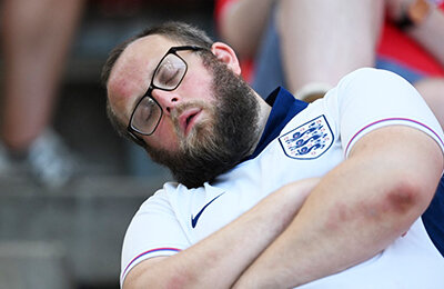 Спят все: звезды, тренеры, фанаты. Они просто посмотрели сборную Англии