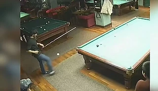 Ваааау дня: посмотрите, как Царукян из «Пари НН» чеканит бильярдный шар