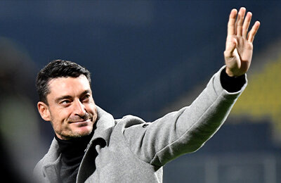 Риера возглавил «Айнтрахт»! Хотя два месяца назад продлилcя с «Целе» и говорил о счастье