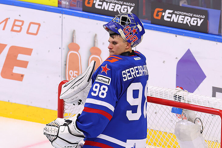 Лучший вратарь КХЛ проваливается в СКА. Что с ним происходит?