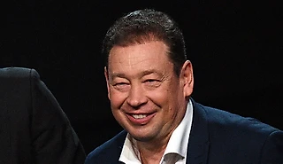 Деньги Слуцкого: не знал, куда тратить 80% зарплаты, живет с заблокированными счетами, мерит независимость по люксовым брендам