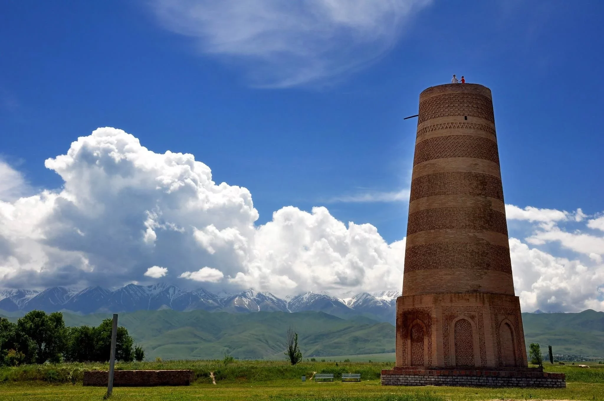 Как переехать из России в Кыргызстан: плюсы и минусы, документы, дорого ли жить