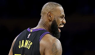 Леброн вернулся и сразу вошел в историю: рекордный 23-й сезон в НБА!