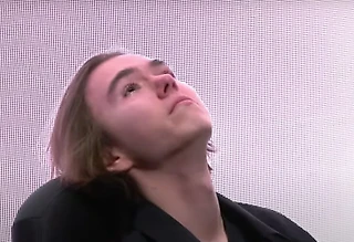 Как же Донк не любит внимание! А почему?