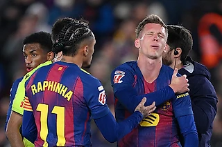 У Ольмо вывих плеча – упал сам после гола. С ним же были проблемы еще в «Лейпциге»