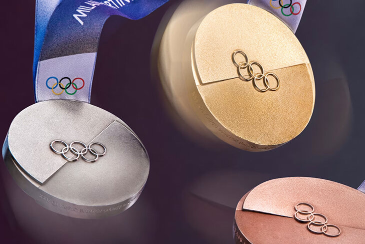 Фото золотой, серебряной и бронзовой медалей зимней Олимпиады 2026