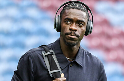 Врачи «МЮ» сломали карьеру Туанзебе. На медштаб жаловались Харгривз, Шоу и даже Бест