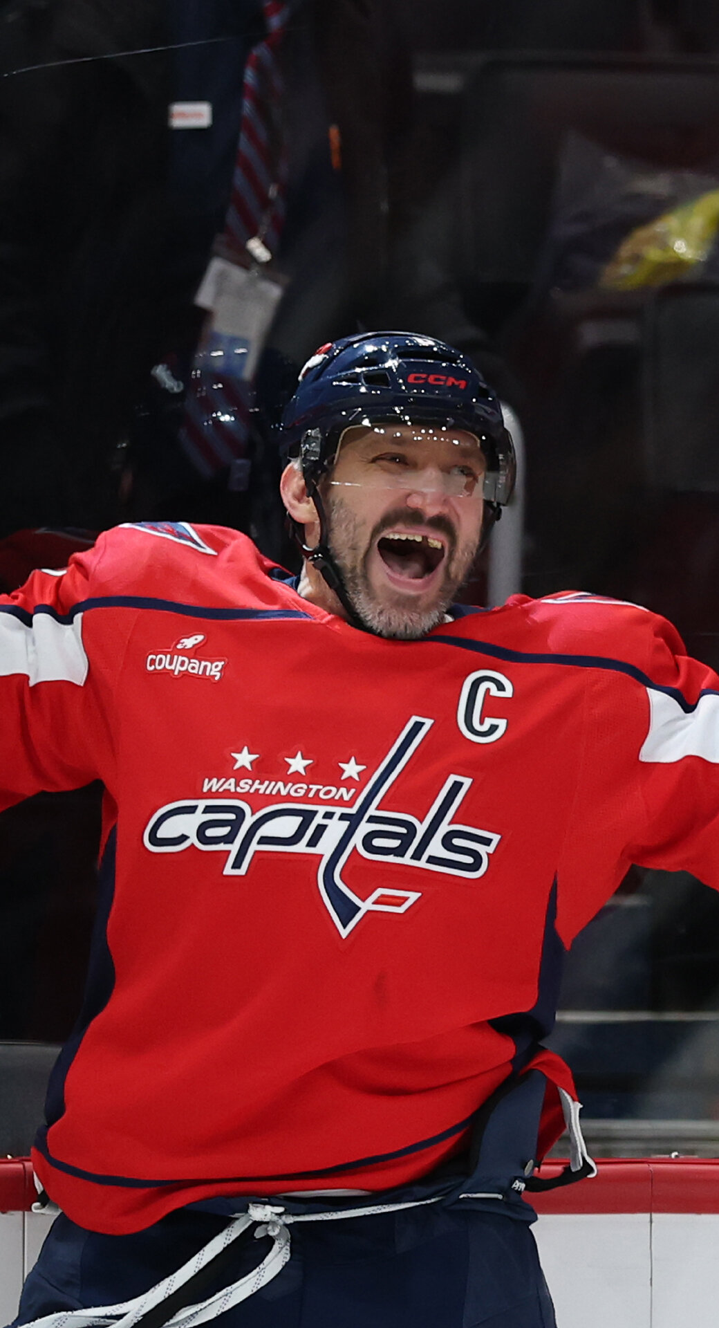 🎆 Есть 900-я! Овечкин забросил с разворота и с неудобной руки