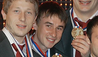 9 игроков выигрывали все 3 профессиональные лиги. Назовите их в тесте!