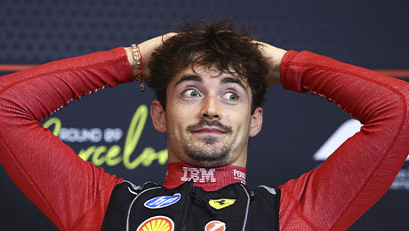 У «Феррари» больше нет права на провал. Леклер близок к уходу, команда на грани кризиса