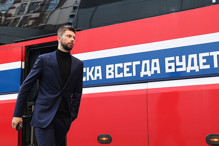 Федотов дал первое большое интервью. Про службу в армии шутит