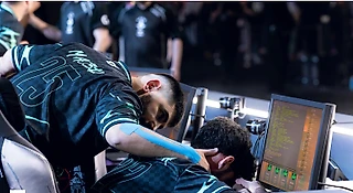 Первый провалившийся фаворит и 15 побед аутсайдеров. Stage 2 мейджора