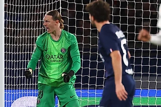 Первый матч Сафонова – и сразу на ноль. После его шикарного сэйва забил Хвича