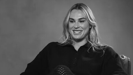 «Когда папа умер, я стала ходить в церковь чаще». 7 уроков Арины Соболенко