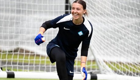 Сила Тиктока: как футболистка потроллила EA и заработала именную эволюцию в FC 27