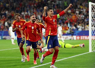 Испания первой выиграла группу на Евро. Расклады: как выйти Италии?