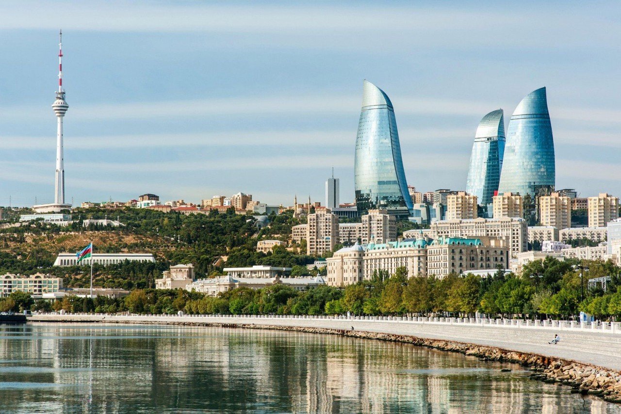 Как переехать из России в Азербайджан: плюсы и минусы, документы, дорого ли жить