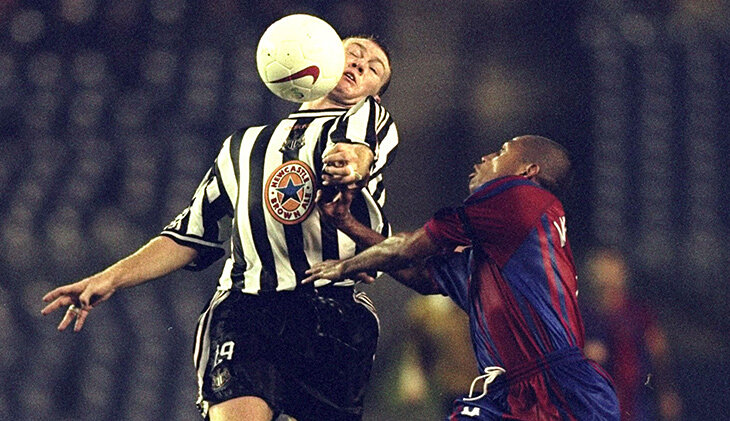 Назовете составы «Ньюкасла» и «Барселоны» в матче Лиги чемпионов в 1997 году? «Юнайтед» тогда выиграл 3:2!