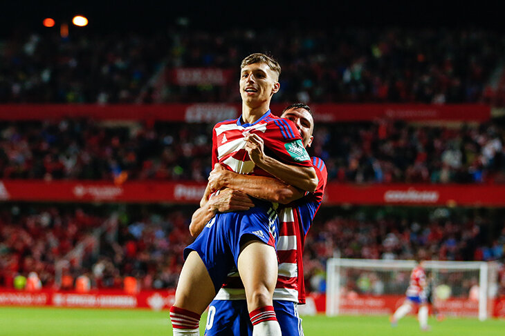 Больше года не проигрывали дома и вернулись в Ла Лигу. У «Гранады» в процессе мощная серия