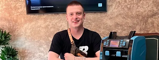 Меллстрой дарит квартиры тиктокерам за контент. Гении уже забили татуировками лицо