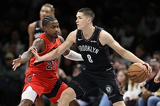 Дёмин сломал «Торонто» тремя трехочковыми. «+24» полезности