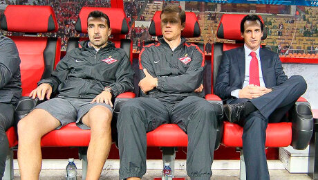 Новый тренер «Спартака» всегда в шортах. Всегда!