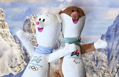 Веселые горностаи – талисманы Олимпиады. Живут по всей России, их рисовал да Винчи