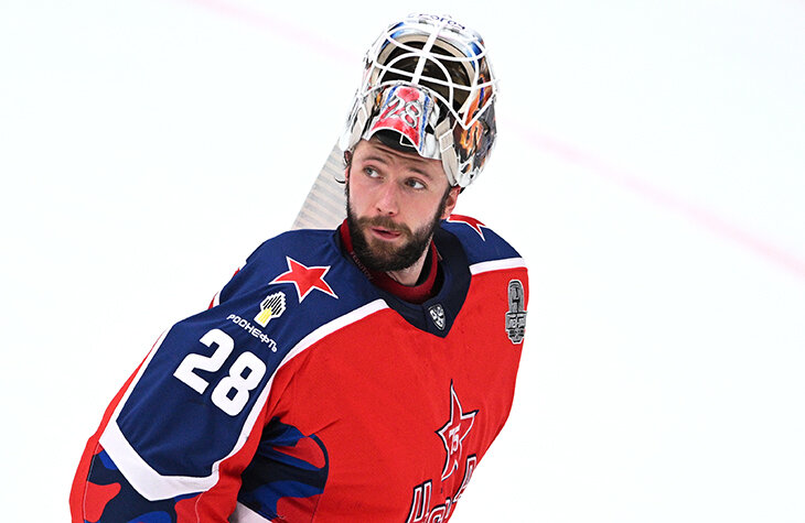 В деле Федотова говорят о трансферной карте: якобы контракт с ЦСКА подписан без нее. Но она пока вообще не нужна