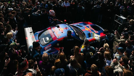 Ферстаппен лихо ворвался в суперкары: победы на «Феррари» и «Мерседесе», всеобщий ажиотаж и внезапный дисквал