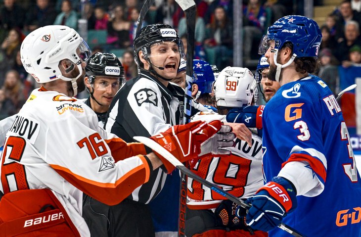 Фотография поста в ленте Скандал с голом СКА (которого не было) – не первый. КХЛ уже извинялась и отстраняла судей