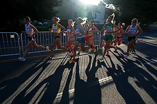 Сколько времени бегут марафон: результаты и рекорды