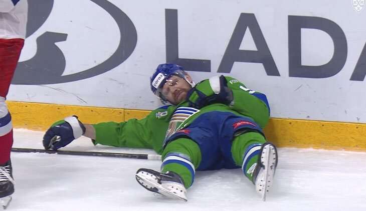 Кузнецова увезли на носилках – получил травму после обычного силового