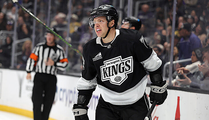 Артемий Панарин, Павел Дорофеев, НХЛ, Иван Барбашев, Вегас, Лос-Анджелес, Андрей Кузьменко, Куинтон Байфилд