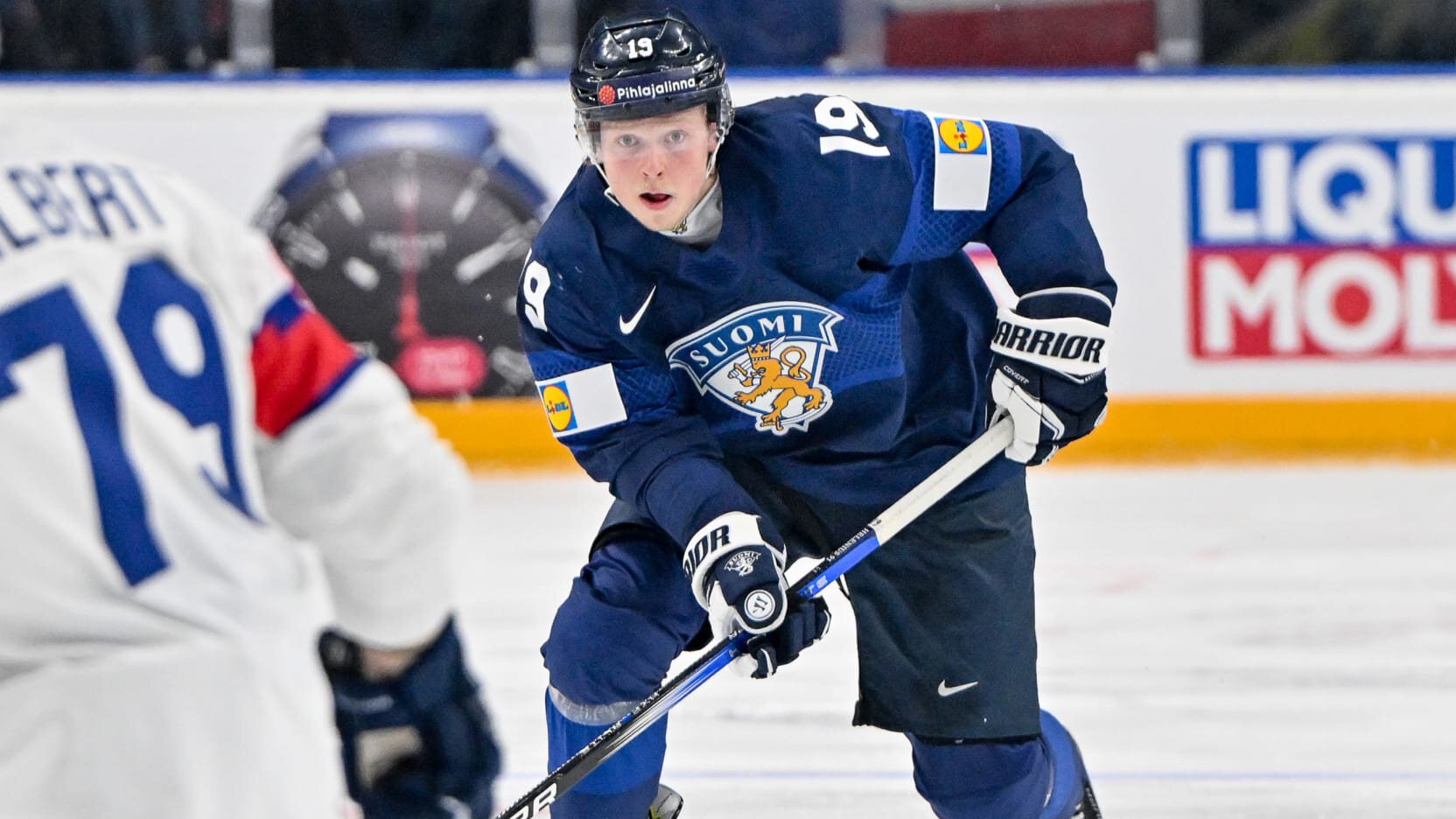 Кекяляйнен не отпустит Хелениуса в сборную Финляндии на МЧМ: Решили, что Конста сосредоточится на игре здесь. Он близок к попаданию в НХЛ