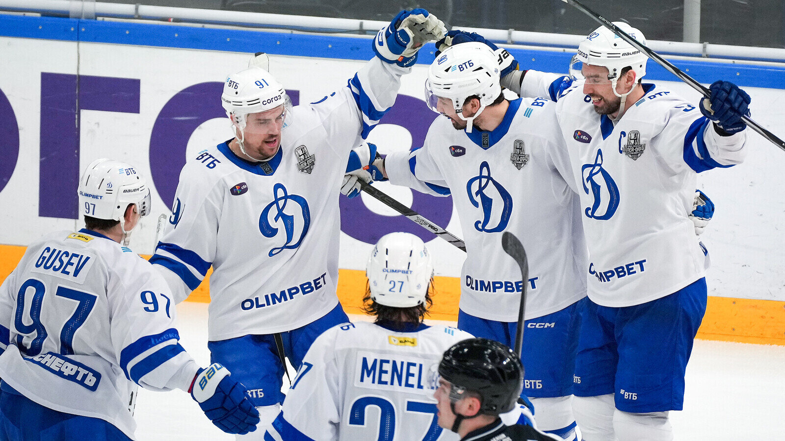 Вячеслав Козлов о серии Динамо из 6 побед: Сменили рубашки с голубых на белые, поэтому и выиграли. Надо отдохнуть и готовиться ко второму периоду чемпионата