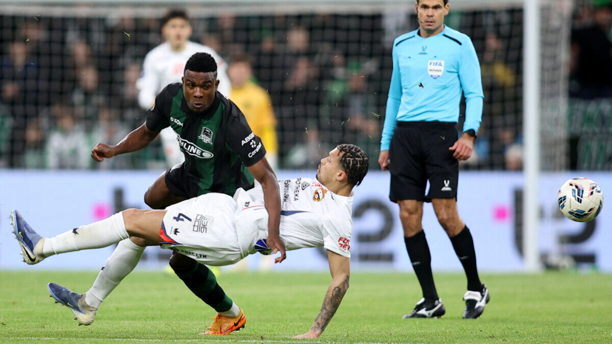 Между игроками Краснодара и ЦСКА произошла стычка, Кордоба и Мойзес повздорили в подтрибунном помещении. Оласа обвинил армейцев в расизме