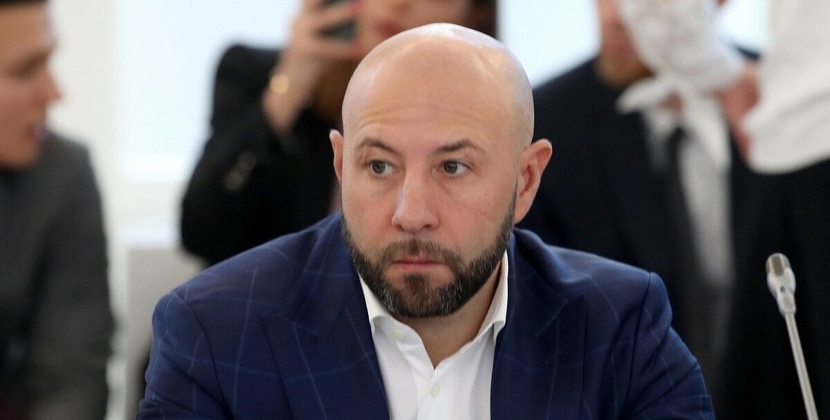 Максим Сушинский: Ночная лига любительская, вклад в основной хоккей она не вносит, только популяризирует. Там люди в возрасте, в профессионалы никто выйти не сможет