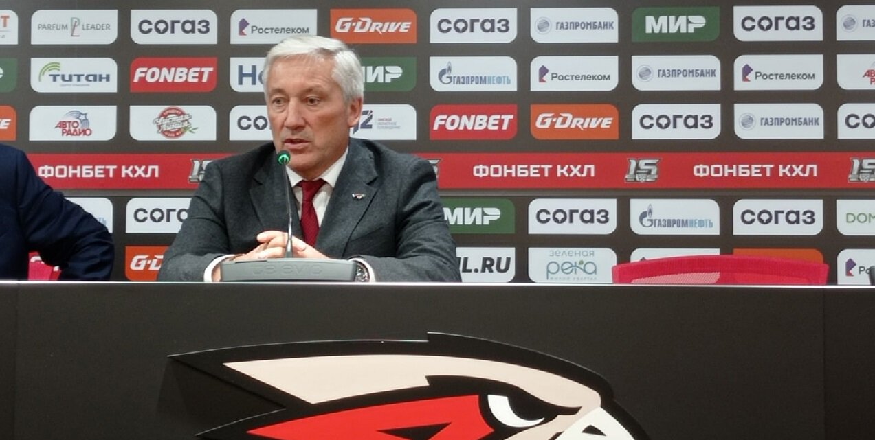 Кравец после 2:1 с Сибирью: Ребята хотели показать красивую игру, не всегда это приносит победы, но пусть стремятся. Это лучше, чем просто бросать со