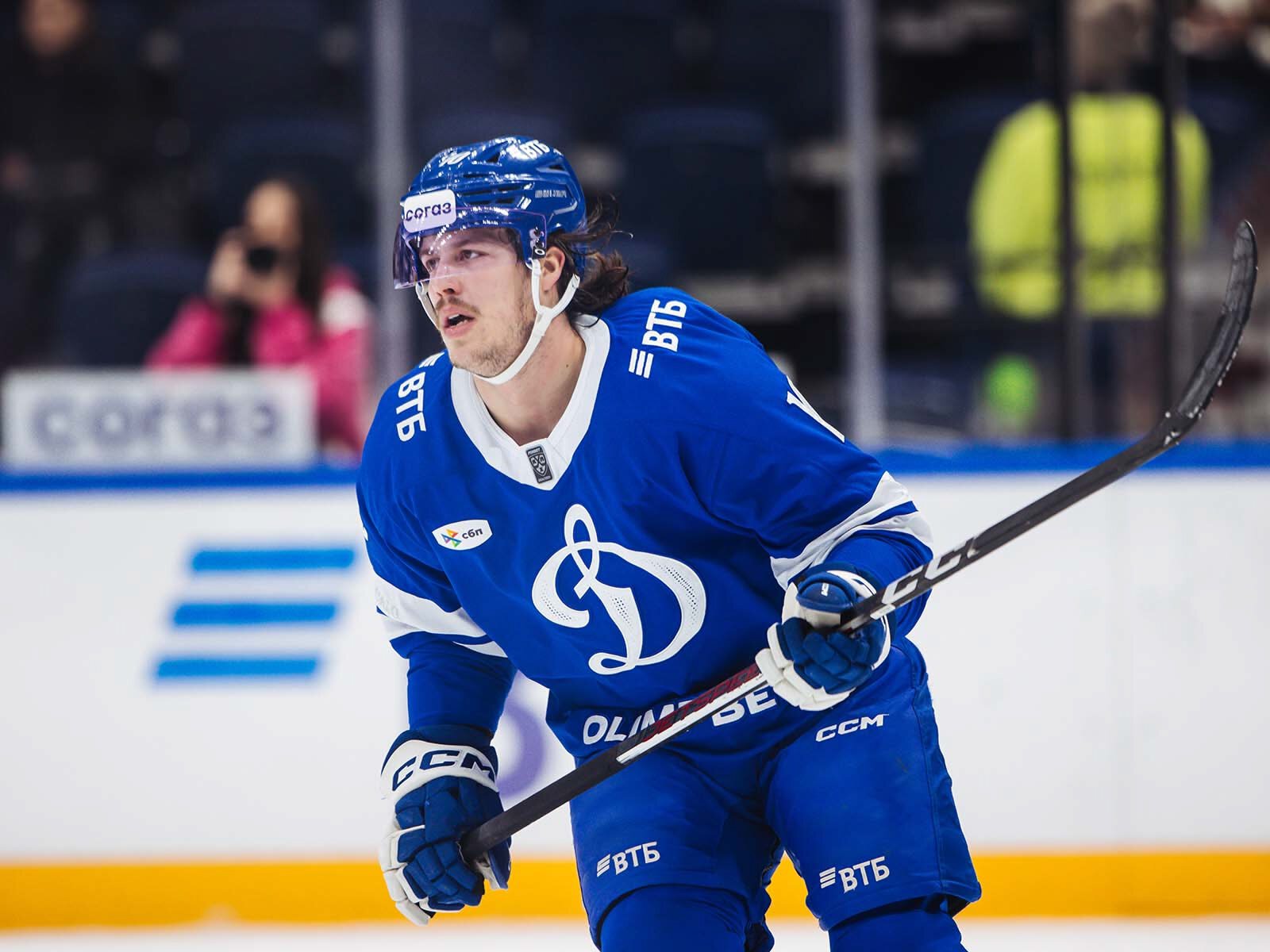 Локомотив проиграл 3 из 4 последних матчей сегодня 0:1 от Динамо. Моторыгин сделал шатаут, отразив 23 броска. Комтуа набрал очки в 4-й игре подряд