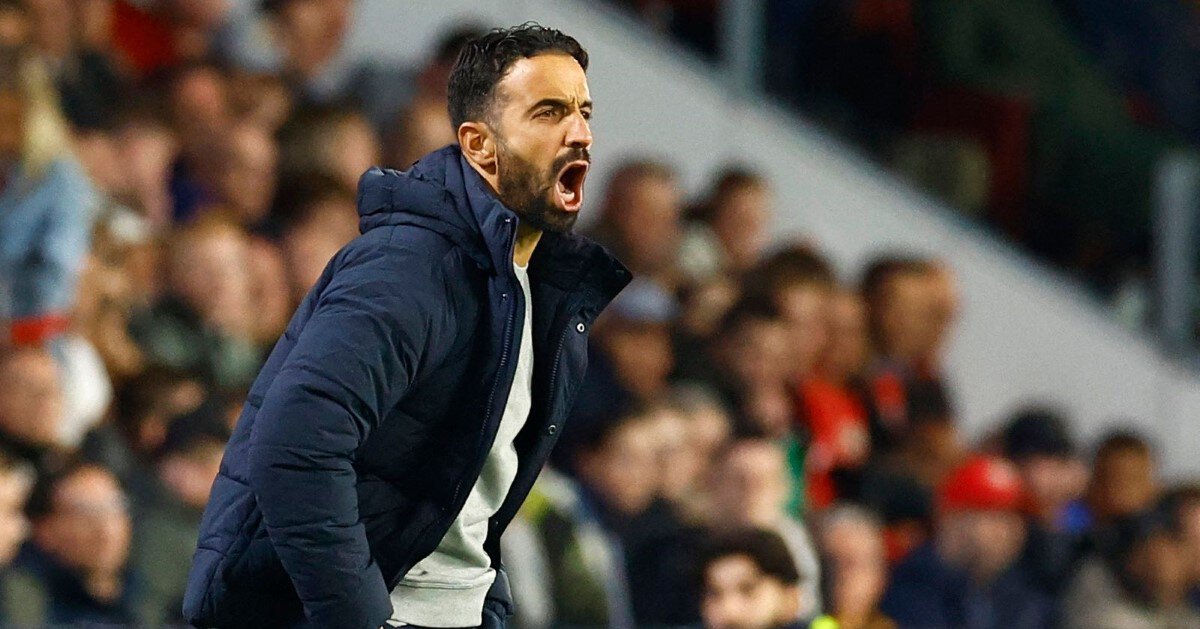 Скоулз об Амориме: Он не подходит, не понимает клуб. МЮ это риск и зрелищность. Он выпустил 4 защитников с Вест Хэмом, здесь нельзя так делать. Мы всегда шли в атаку