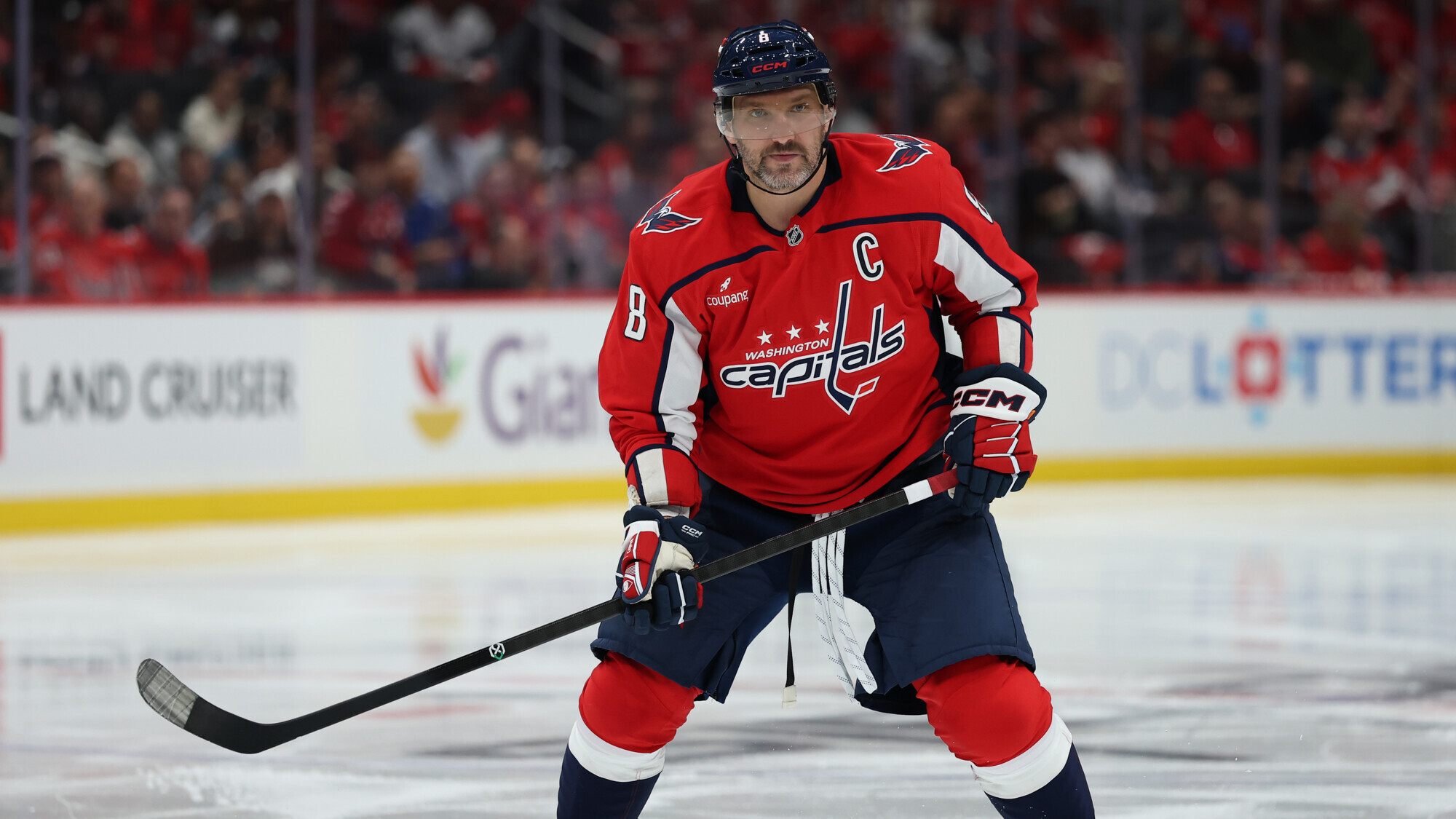 Овечкин забил 909-й гол в НХЛ  в пустые ворота Айлендерс. С учетом плей-офф  986-я шайба, до рекорда Гретцки  30