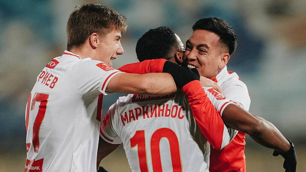 Спартак, возьмите нормального русского тренера. Их нет, что ли Занимаются ерундой, выбрасывают деньги на ветер. Есть Титов, Шалимов. Желудков о красно-белых