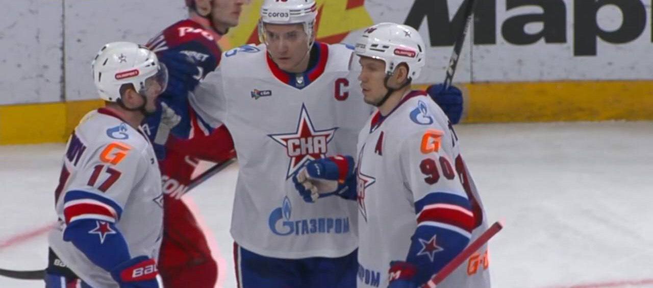 Педан и Плотников из СКА одновременно играли с капитанскими нашивками против Локомотива. Регламент не позволяет менять капитана или ассистентов во время матча