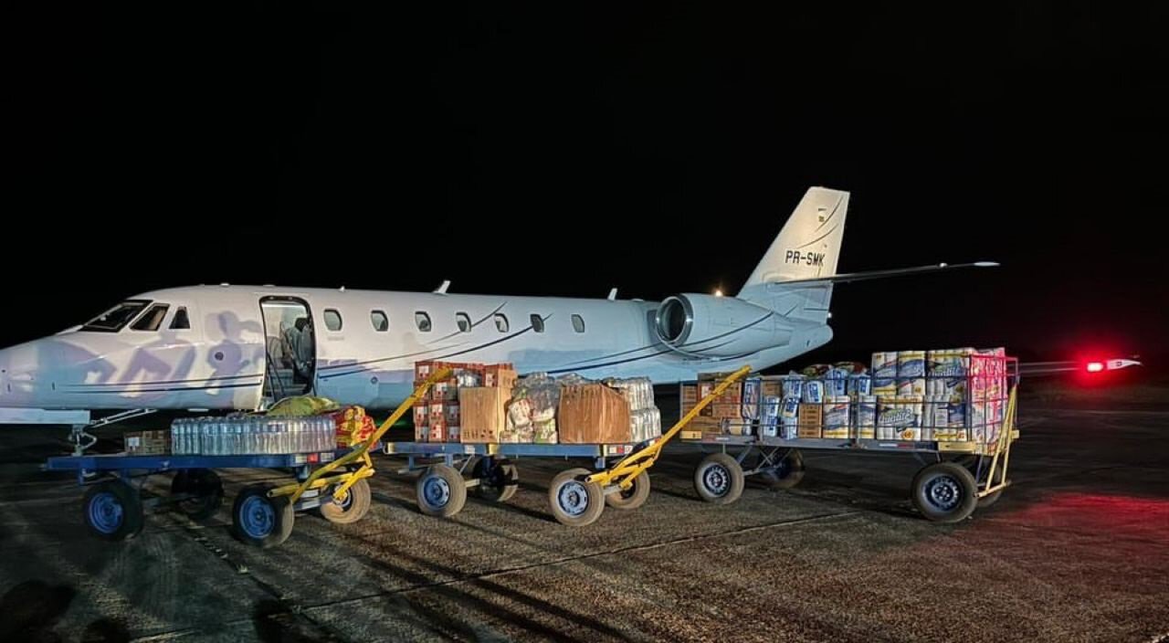 Неймар отправил личный самолет с едой, водой и припасами пострадавшим от наводнения в Бразилии