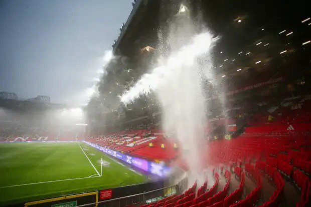 На Олд Траффорд протекла крыша из-за сильного ливня после матча МЮ с Арсеналом