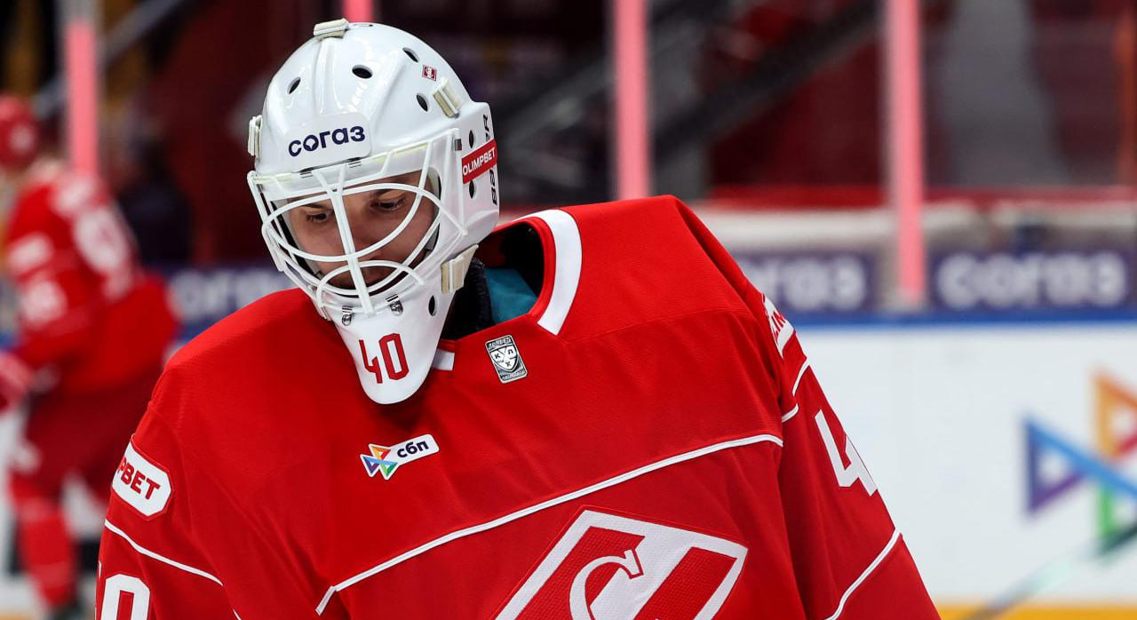 Георгиев дебютировал за Спартак с победы над Ладой. Вратарь пропустил 4 шайбы, отразив 27 бросков из 31