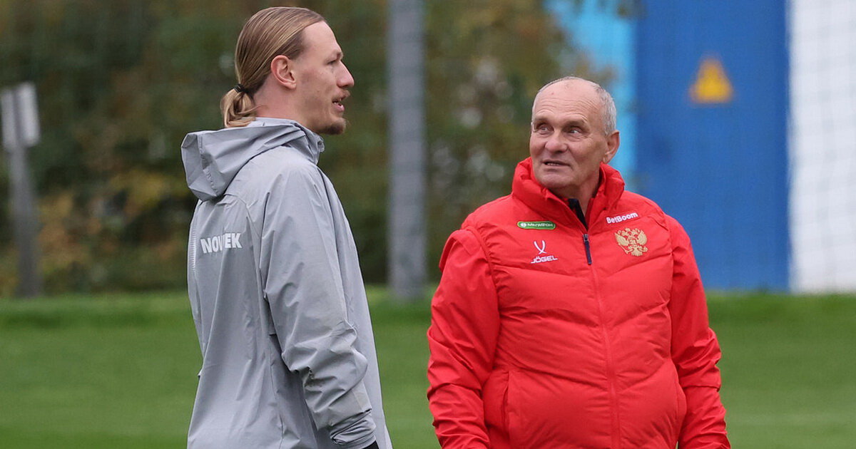 Кафанов о травме Сафонова: Откололся кусочек кости на руке на третьем пенальти, после которого он отразил еще два. Матвей пропустит от 3 до 4 недель